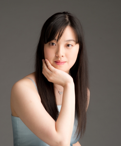素晴らしいピアニストをご紹介しましょう。近藤由貴さん。凄腕です。どこにも出られないときは音楽鑑賞でもいかがですか？ | emolog